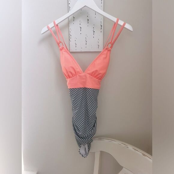 Cupshe Peach and Black Striped One-piece Swimsuit; Size Medium NWT - Picture 4 of 7